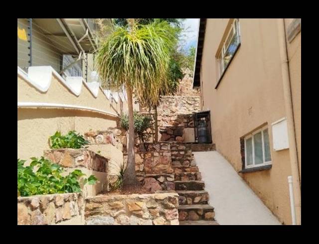 5 BEDROOM HOUSE FOR SALE IN SUNNYROCK